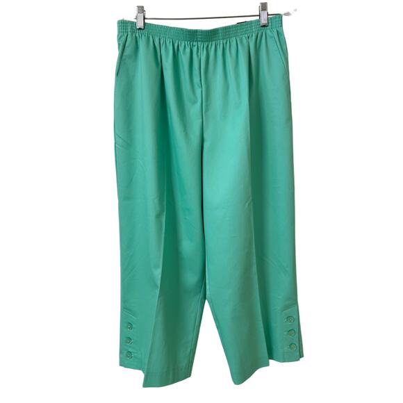 NWT Alfred Dunner 14 Classic Fit Capris Comfort Waist Easy Wear Care Mint Green - Picture 1 of 5